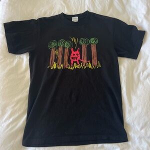 Tom Odell black tee shirt